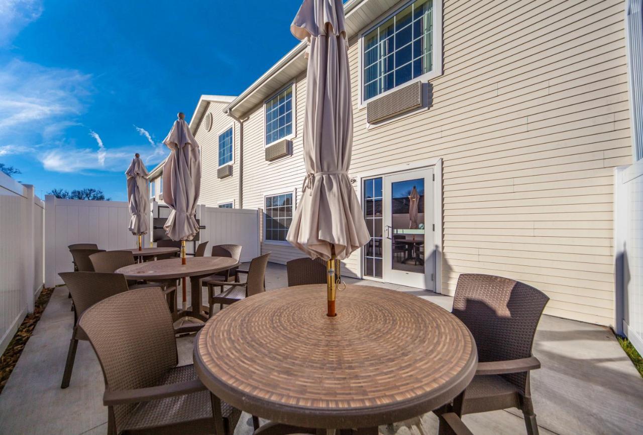 Cobblestone Inn&Suites - Holdrege Buitenkant foto